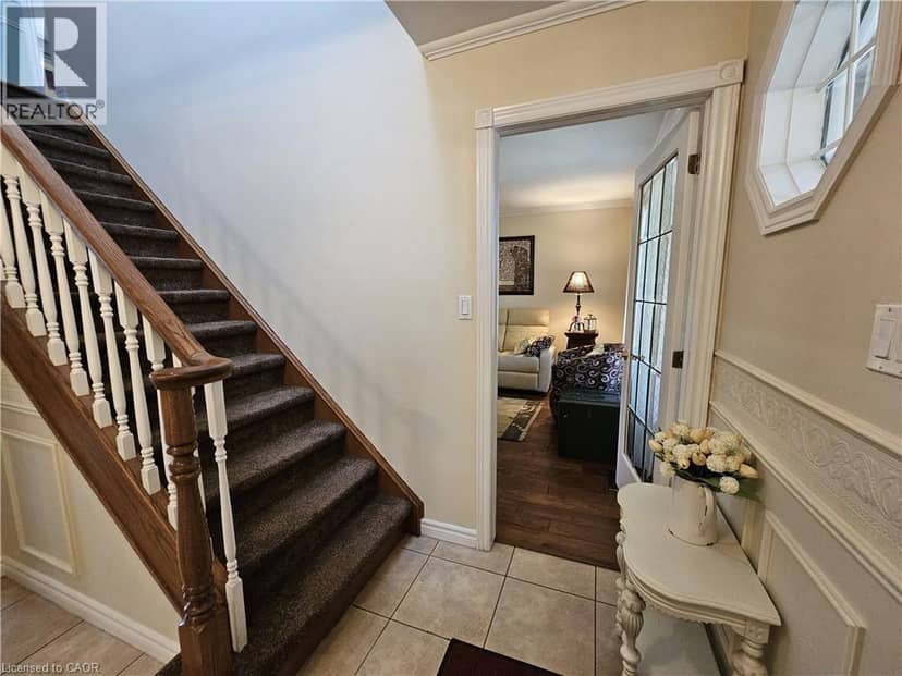 120 LYNNDALE Road — photo 19 of 40