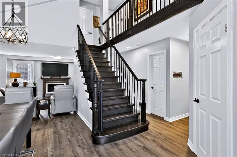 48 HOLKHAM Avenue — photo 16 of 40