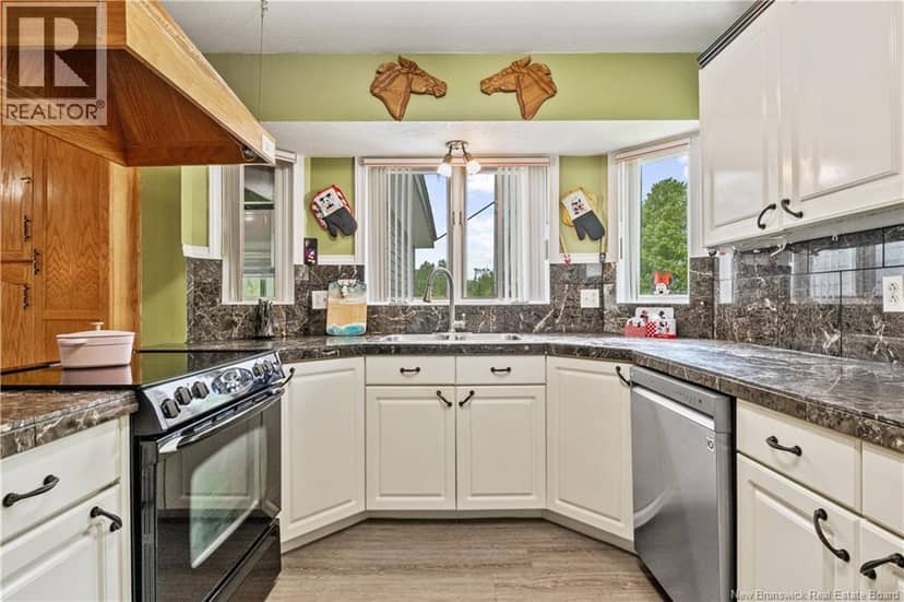 310 Ch Johnson Rd — photo 11 of 40