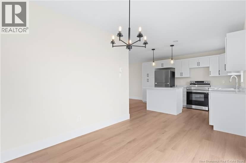 39 Alosier Crescent — photo 10 of 20