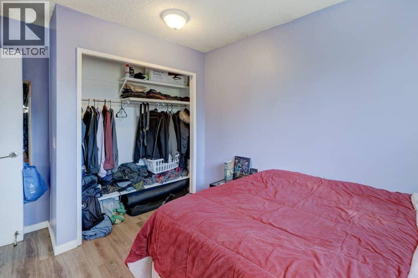 31 Castledale Way NE — photo 17 of 35