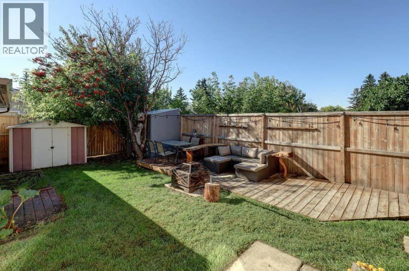31 Castledale Way NE — photo 27 of 35