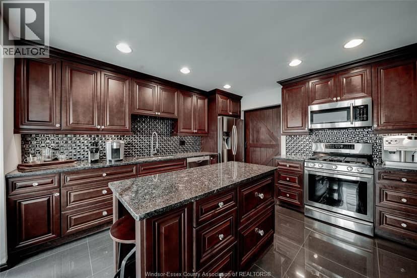 110 MARINE DRIVE Unit# 3 — photo 12 of 40