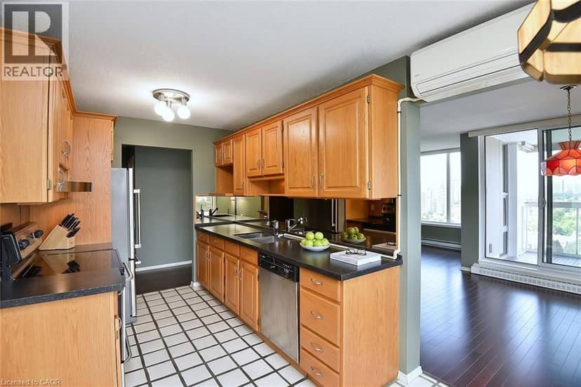 75 QUEEN Street N Unit# 2007 — photo 14 of 40