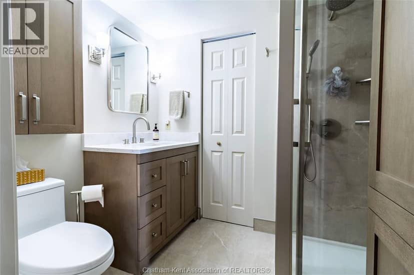 10 VAN ALLEN AVENUE Unit# 801 — photo 15 of 40