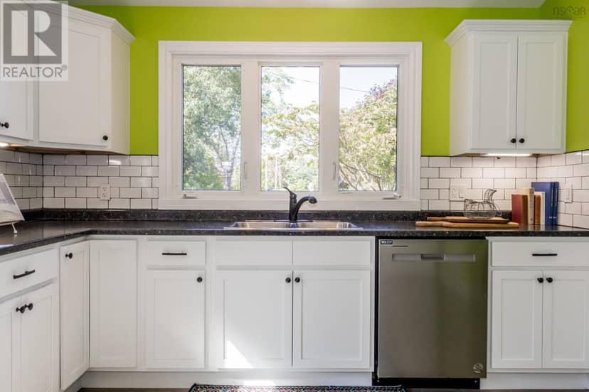 1 Sylvan Drive — photo 14 of 40