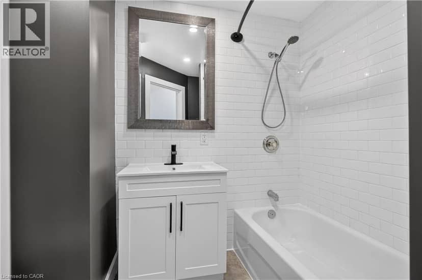 30 RAY Street N — photo 17 of 23