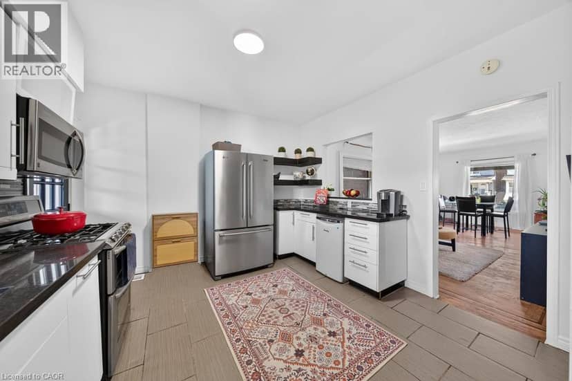 36 SHERMAN Avenue N — photo 14 of 40