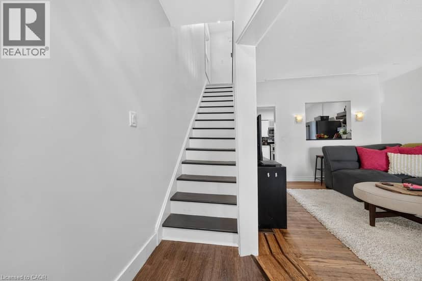 36 SHERMAN Avenue N, Hamilton, photo 4