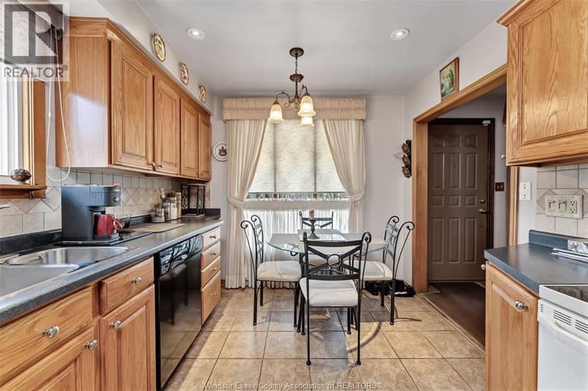 1720 Central AVENUE — photo 6 of 25
