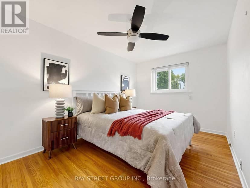 1 Lesgay Crescent — photo 15 of 34