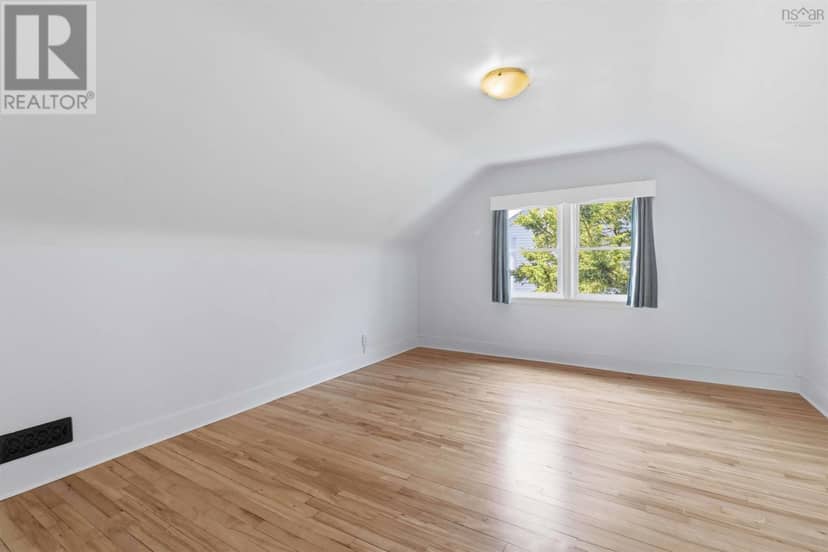 38 Walton Drive — photo 17 of 27