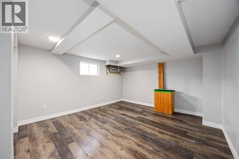 257 VIDAL STREET South — photo 19 of 32