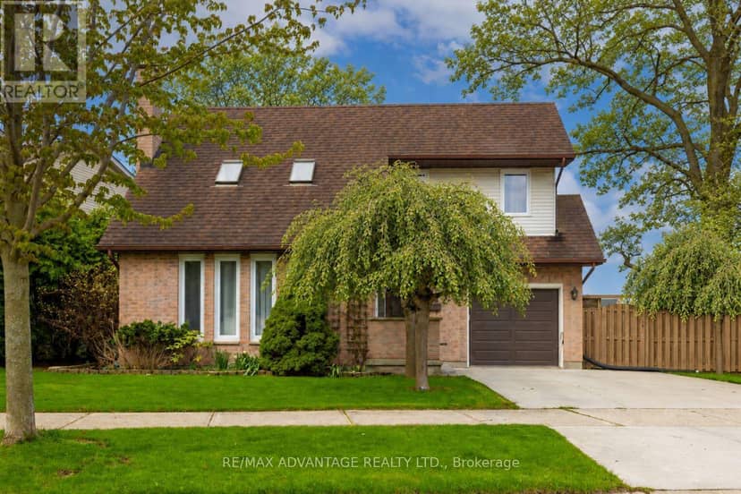 122 Barrydale Crescent — photo 1 of 40
