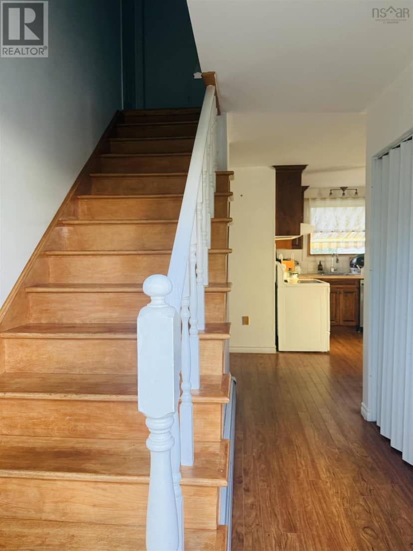 35 Gourok Avenue — photo 11 of 20
