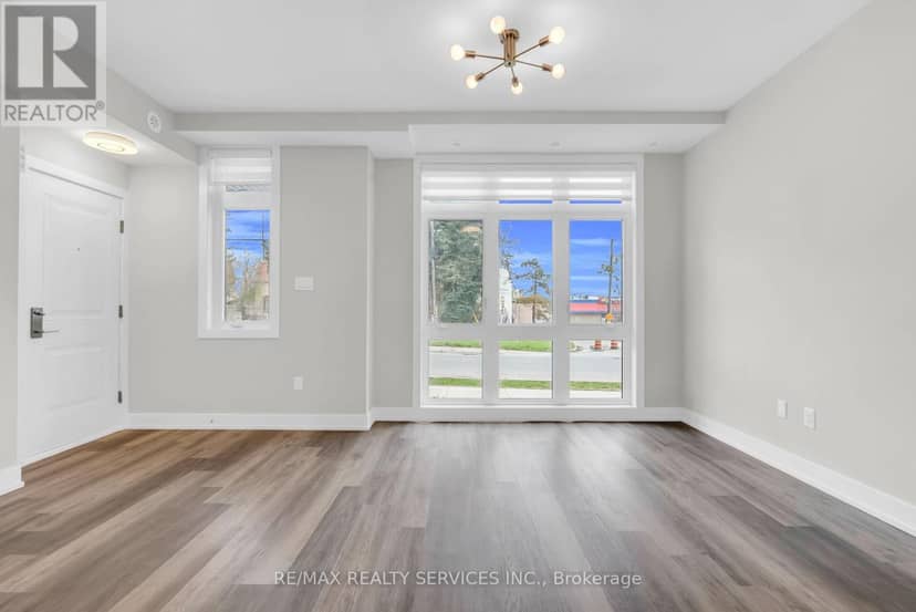 5 - 1 Bond Crescent — photo 16 of 34