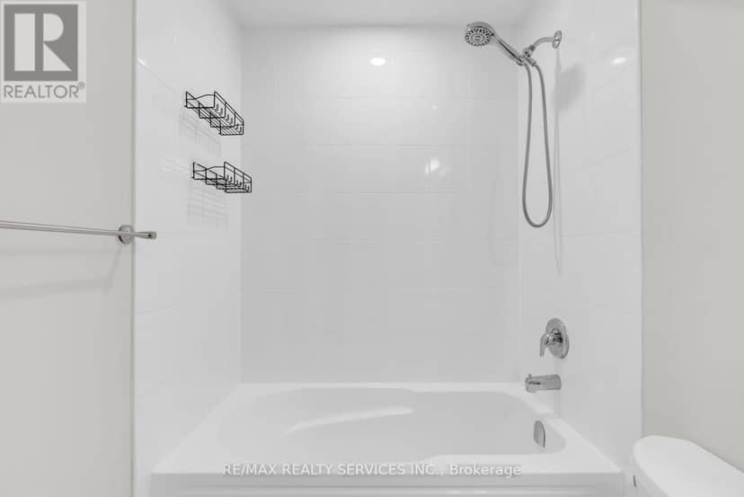5 - 1 Bond Crescent — photo 32 of 34