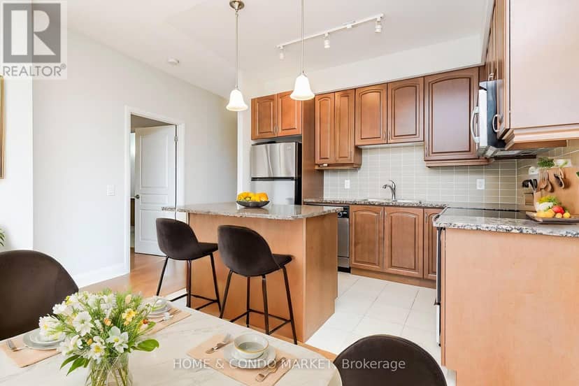315 - 1 Hurontario Street — photo 10 of 35