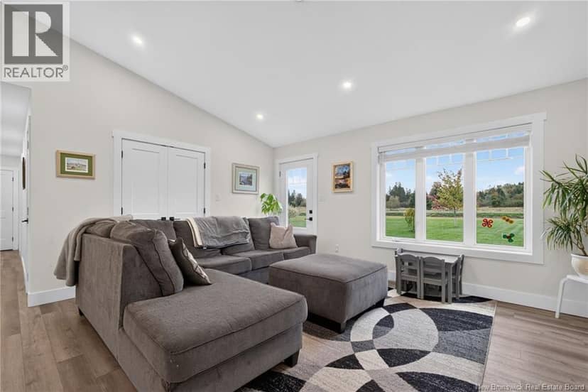 18 Hope Road — photo 14 of 40
