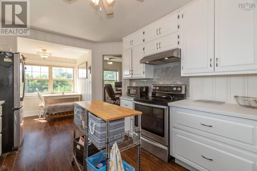 3327 Clementsvale Road — photo 11 of 40