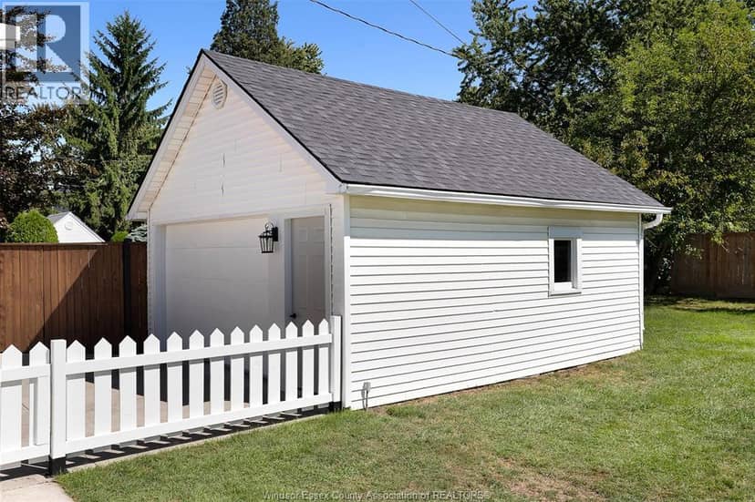 114 WALNUT STREET North — photo 11 of 36
