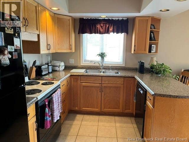 12 Caitlin Court — photo 6 of 18