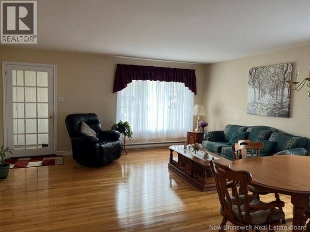 12 Caitlin Court — photo 4 of 18
