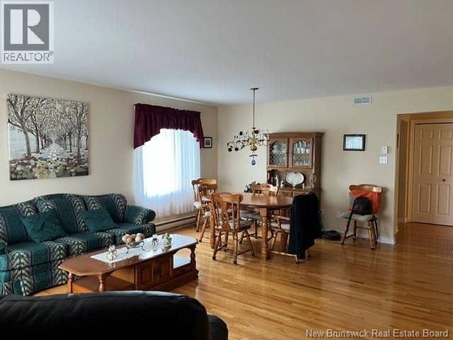 12 Caitlin Court — photo 5 of 18