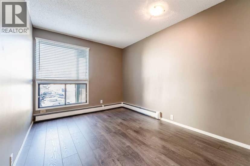 425, 10120 Brookpark Boulevard SW, Calgary, photo 8