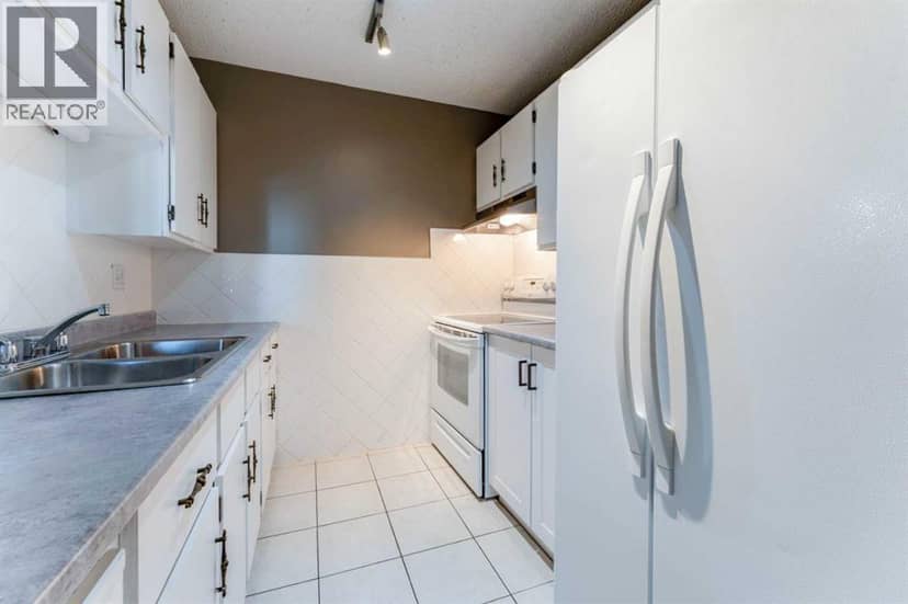 425, 10120 Brookpark Boulevard SW, Calgary, photo 6