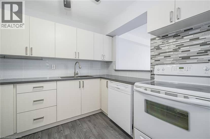 18 HOLBORN Court Unit# 211, Kitchener, photo 2