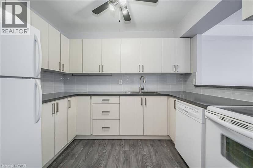 18 HOLBORN Court Unit# 211, Kitchener, photo 3