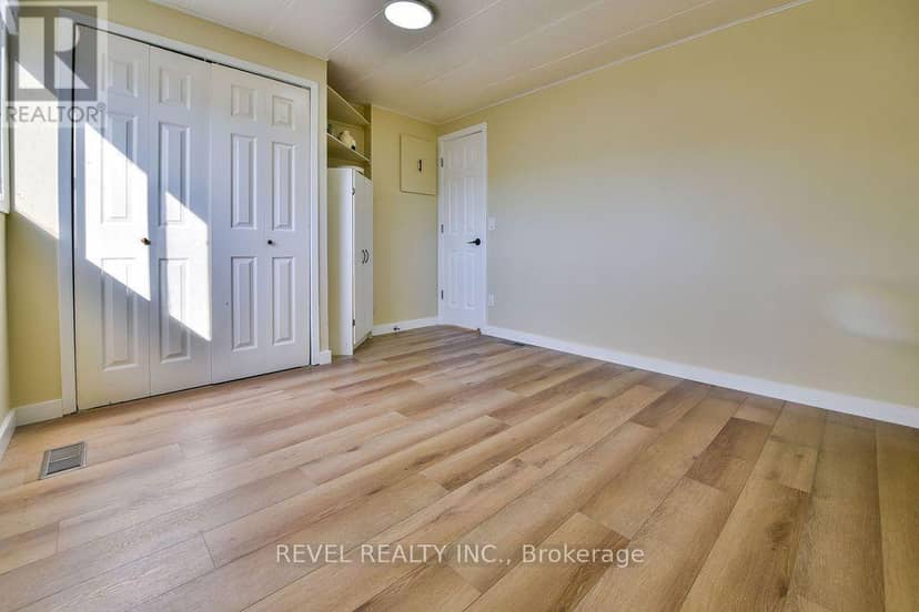 102 Notre Dame Place — photo 19 of 30
