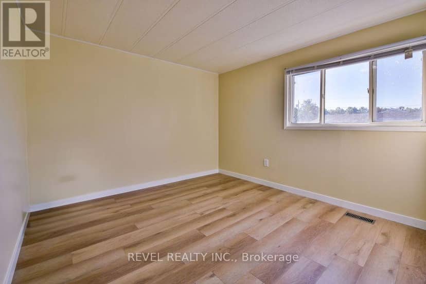 102 Notre Dame Place — photo 20 of 30
