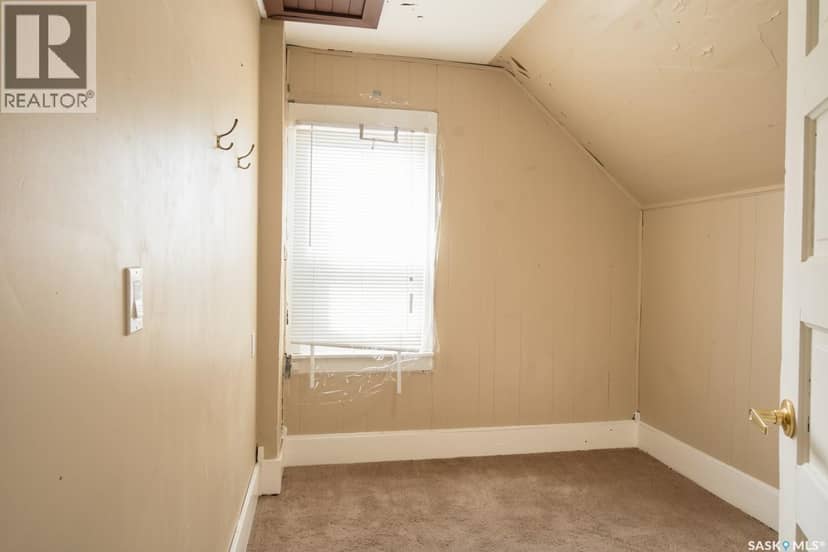 1818 Ottawa STREET — photo 12 of 22