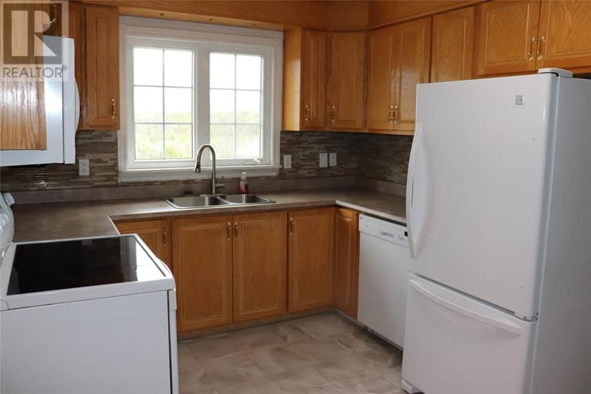 178 Main Road — photo 13 of 39