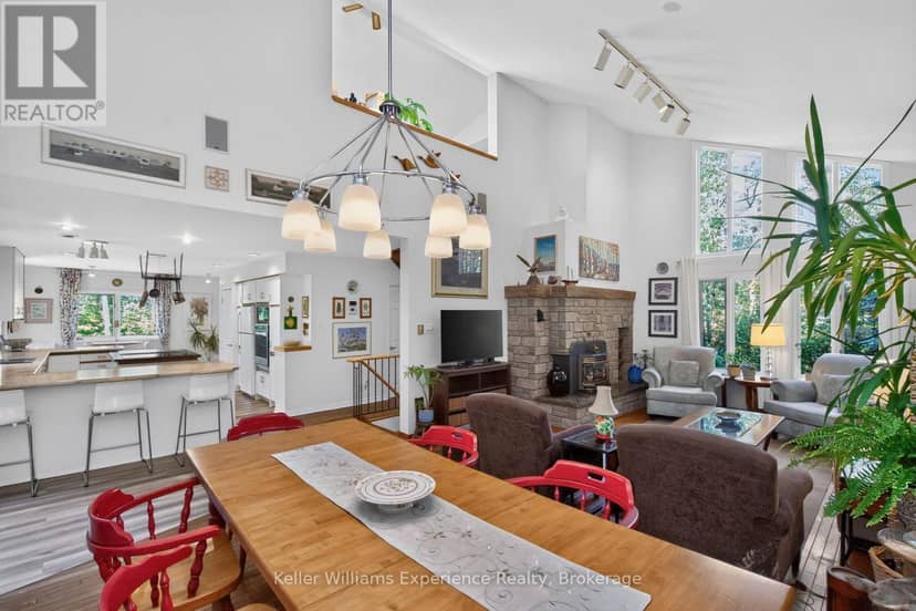 122 Poyntz Street — photo 11 of 40