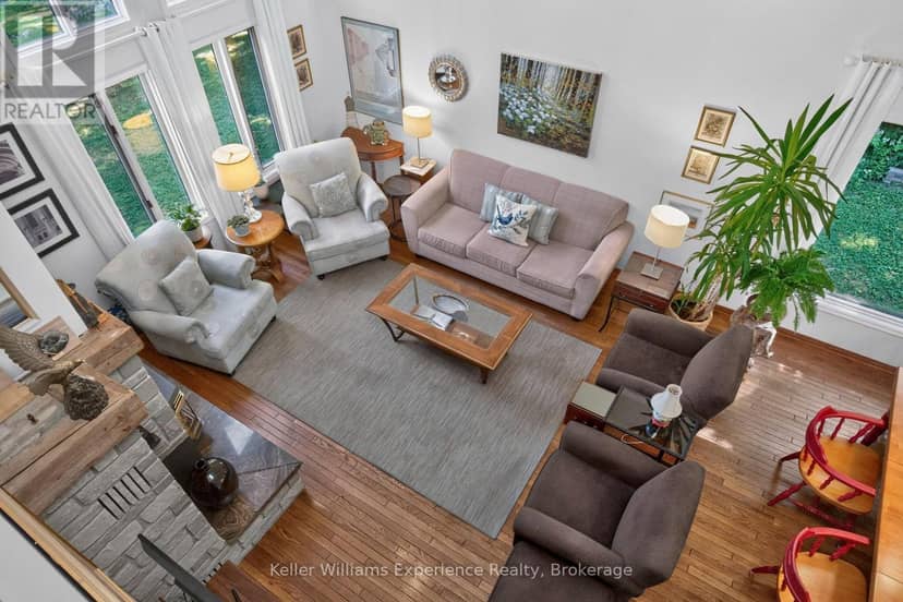 122 Poyntz Street — photo 19 of 40