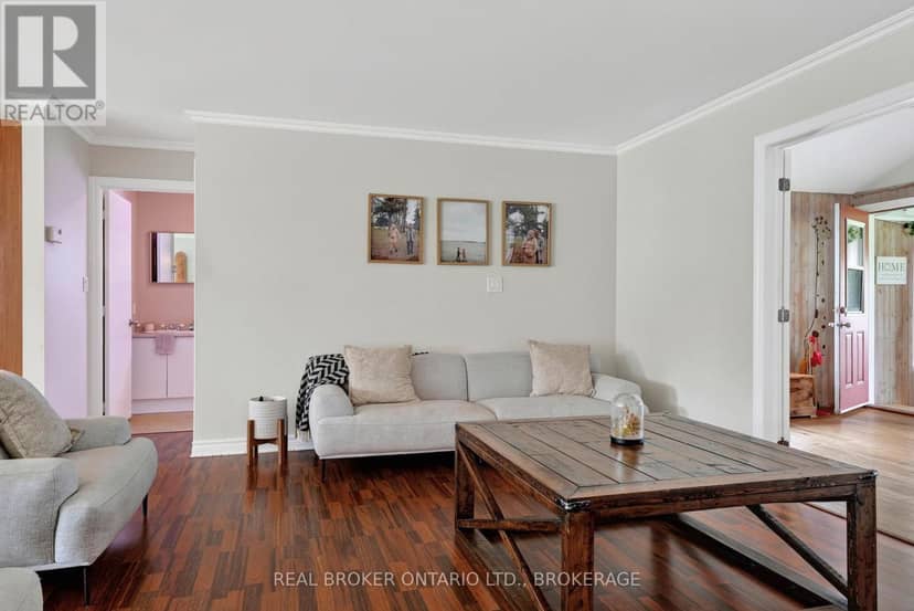 18 Frost Avenue — photo 12 of 39