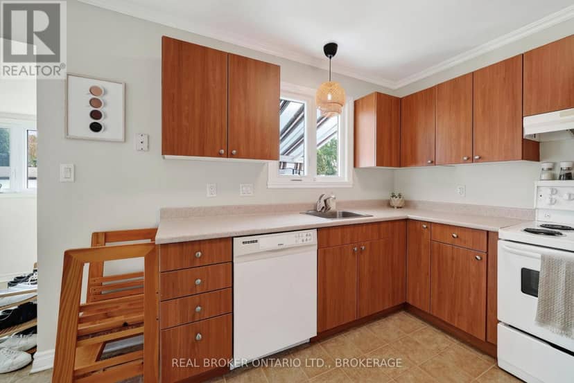 18 Frost Avenue — photo 9 of 39