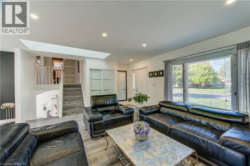 102 ALLEN Street — photo 11 of 40