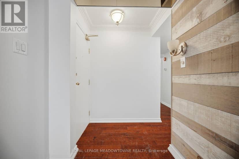 610 - 82 Lombard Street — photo 10 of 40