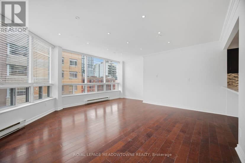 610 - 82 Lombard Street — photo 13 of 40