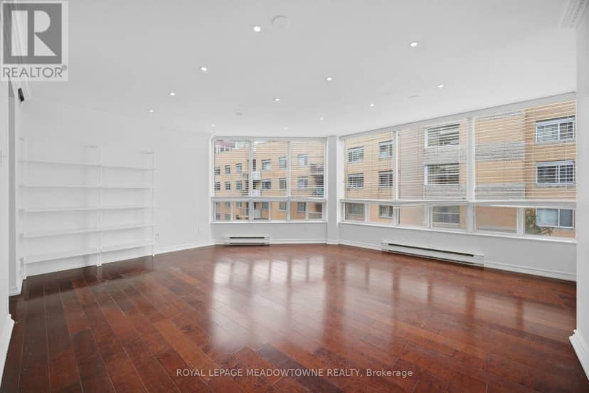 610 - 82 Lombard Street — photo 14 of 40