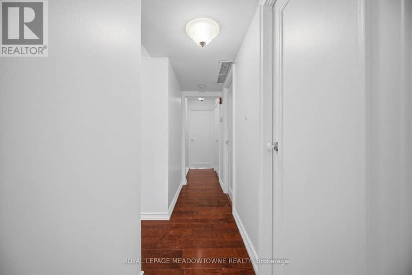 610 - 82 Lombard Street — photo 19 of 40