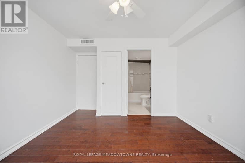 610 - 82 Lombard Street — photo 23 of 40