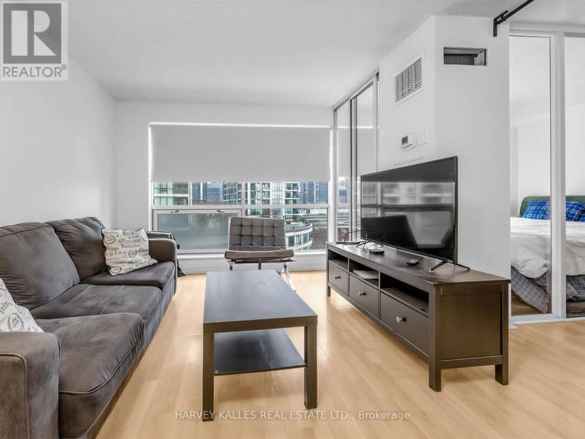 705 - 10 Yonge Street — photo 18 of 40