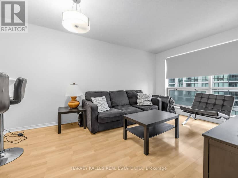 705 - 10 Yonge Street — photo 4 of 40