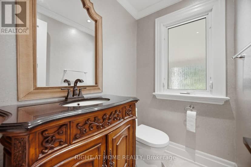 1037 Lakeshore Road W — photo 26 of 40