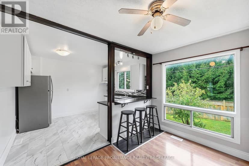 973 Oakview Avenue — photo 10 of 28